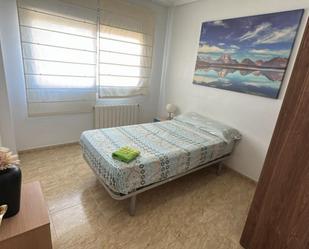 Dormitori de Apartament per a compartir en  Murcia Capital amb Moblat