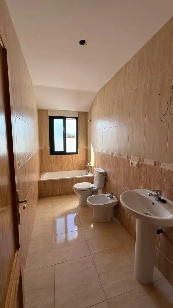 Casa adosada en venta en Calle Antonio Machado