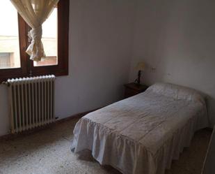 Bedroom of Flat to rent in Huete  with Balcony