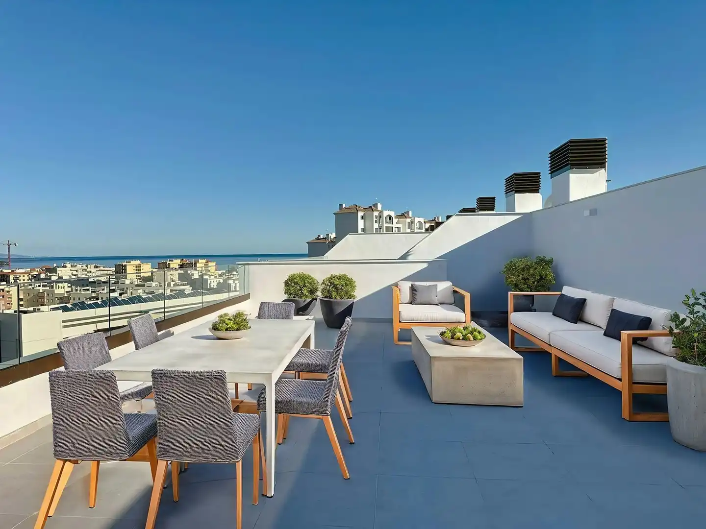 Apartamento con piscina en venta en Calle Eslovenia 5, imagen 3
