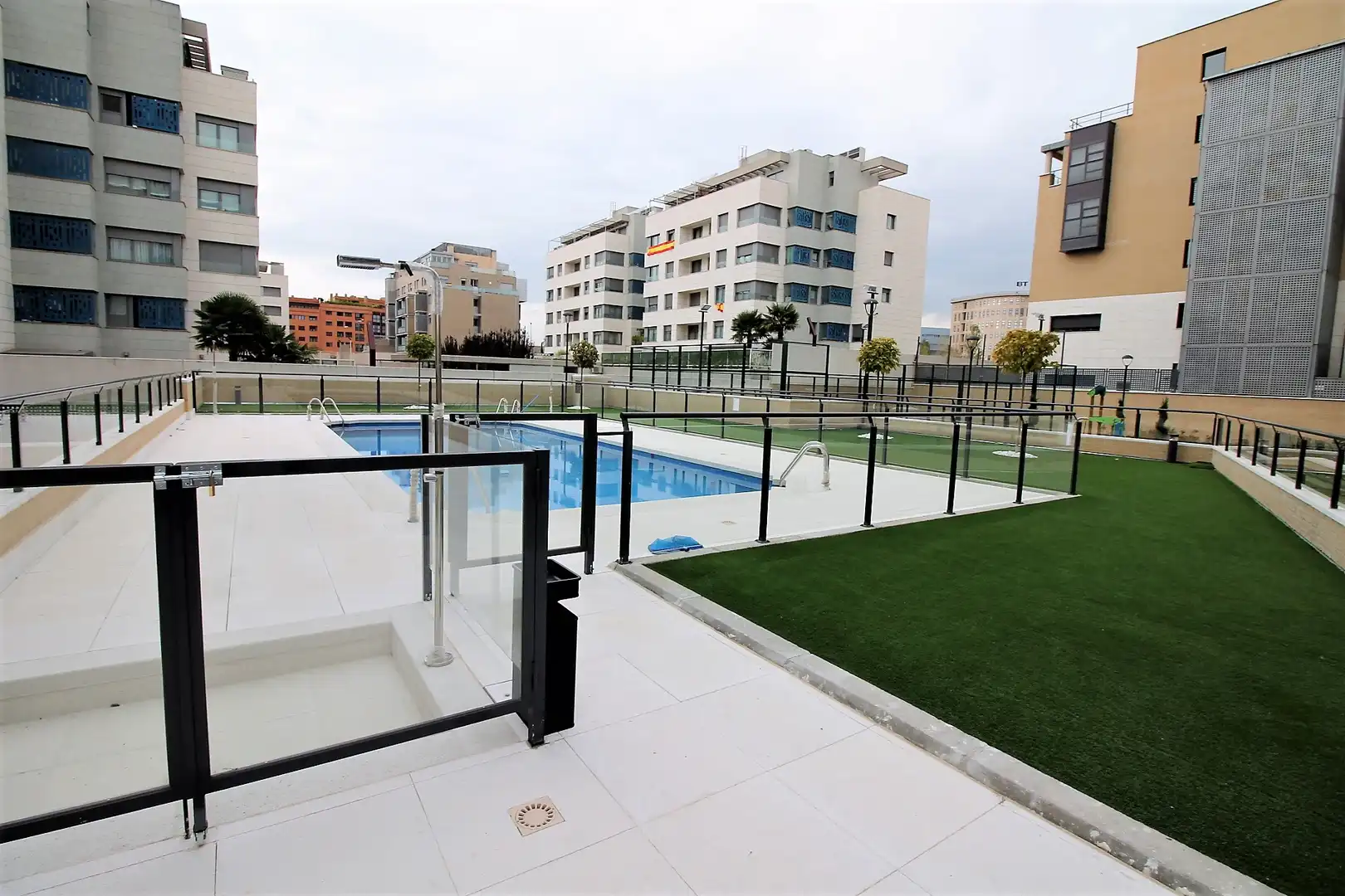 Flat with pool for sale in Calle de Portomarín 1, imagen 2