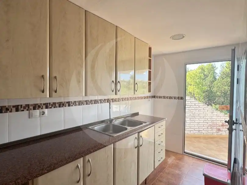 Cocina de Piso en venta en Chiva con Balcón
