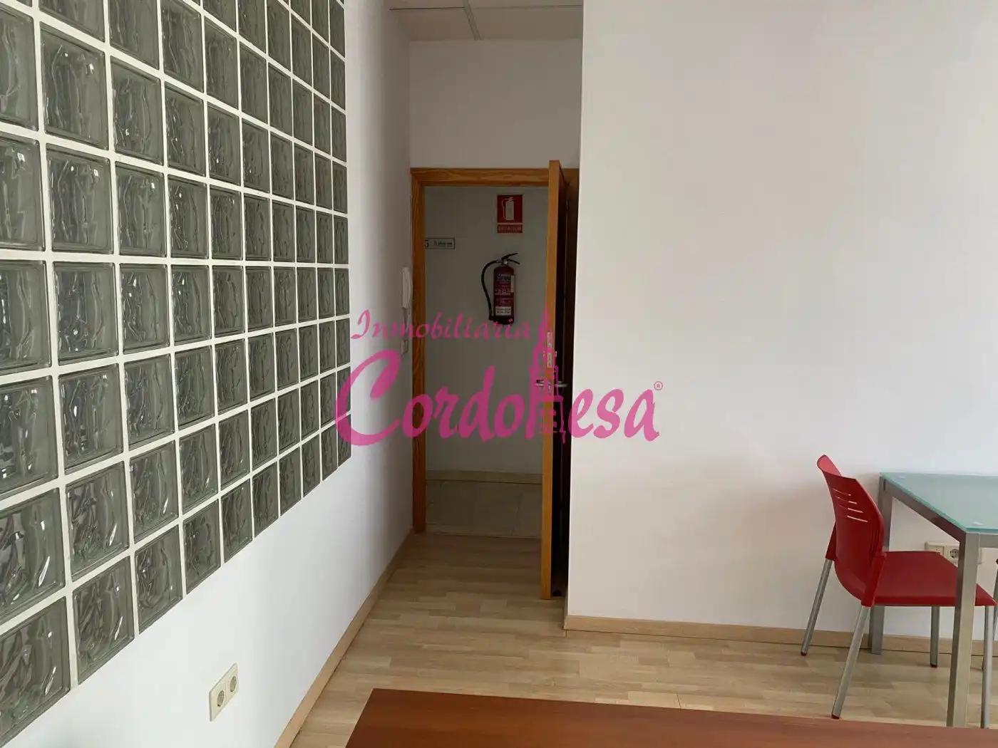 Oficina de alquiler en Alcolea