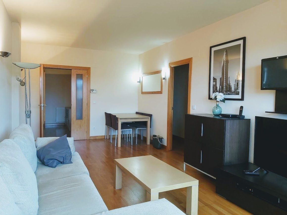 Living room of Flat to rent in  Pamplona / Iruña  with Heating, Parquet flooring and Storage room