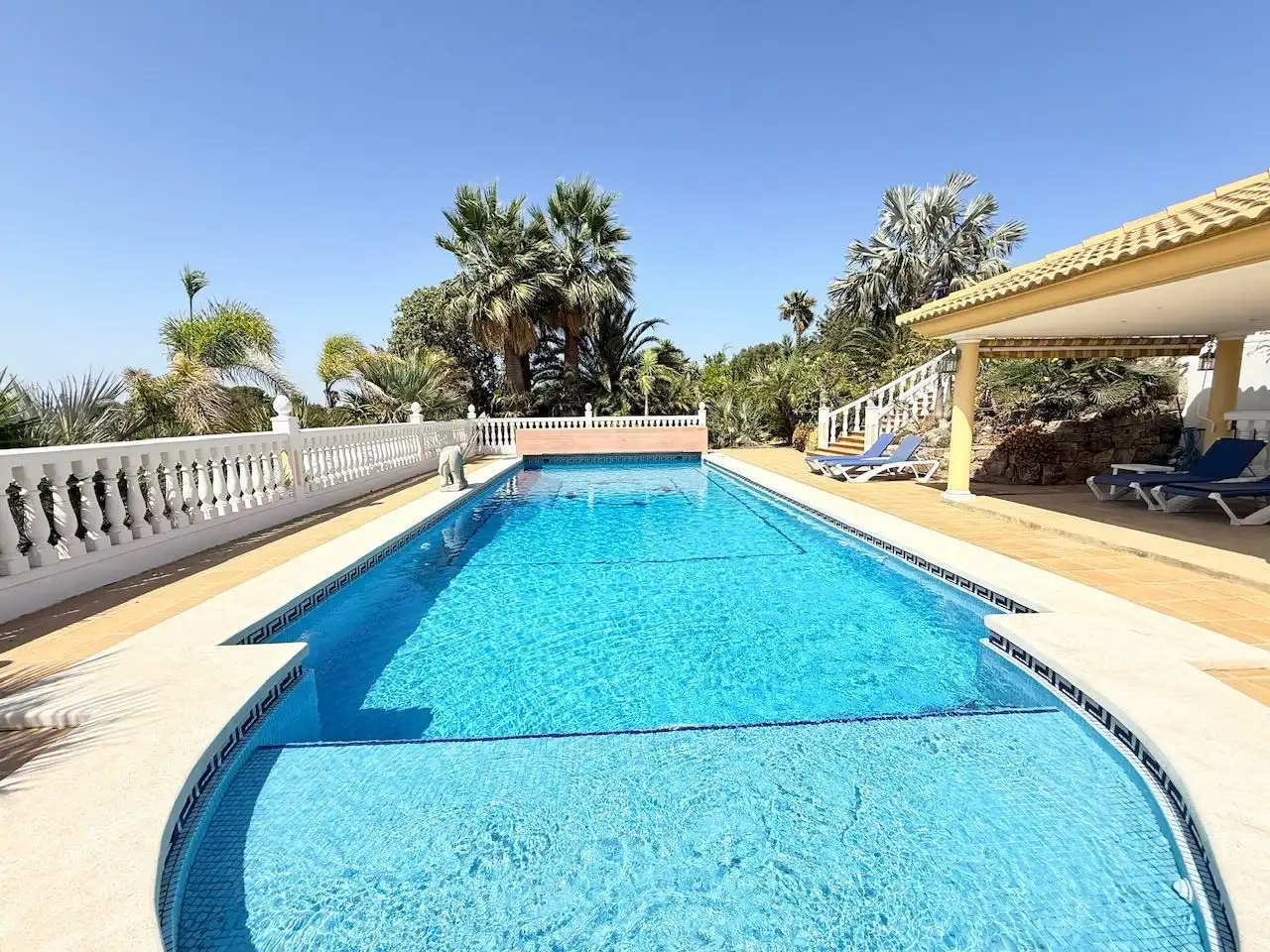 Piscina de Casa o chalet en venta en Vélez-Málaga con Aire acondicionado, Calefacción y Jardín privado