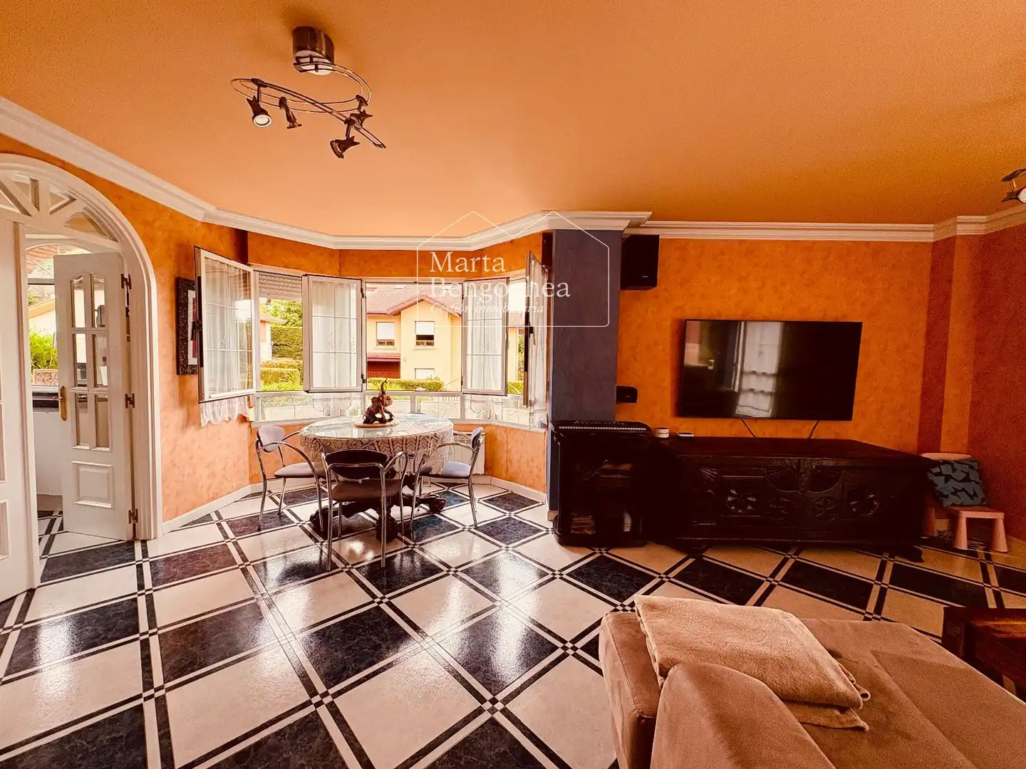 Living room of Houses for sale in Zigoitia  with Heating, Private garden and Swimming Pool