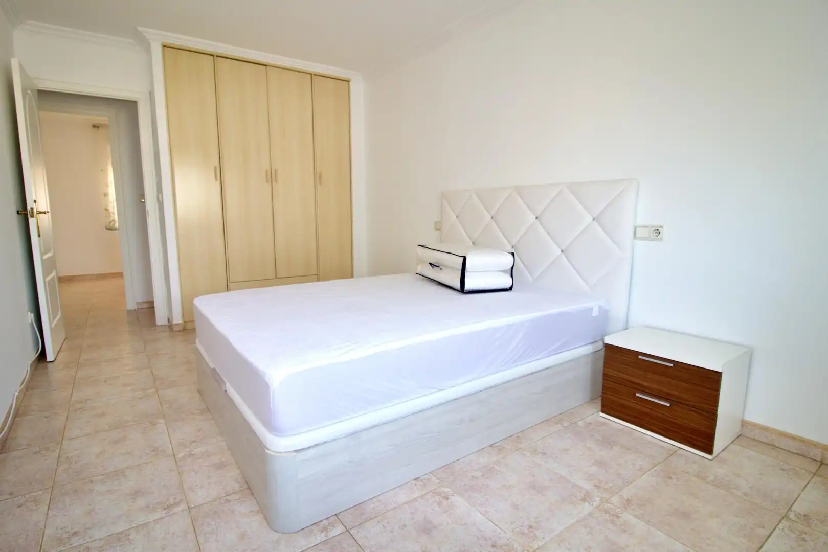 Schlafzimmer von Dachboden zur Miete in Elche / Elx mit Balkon