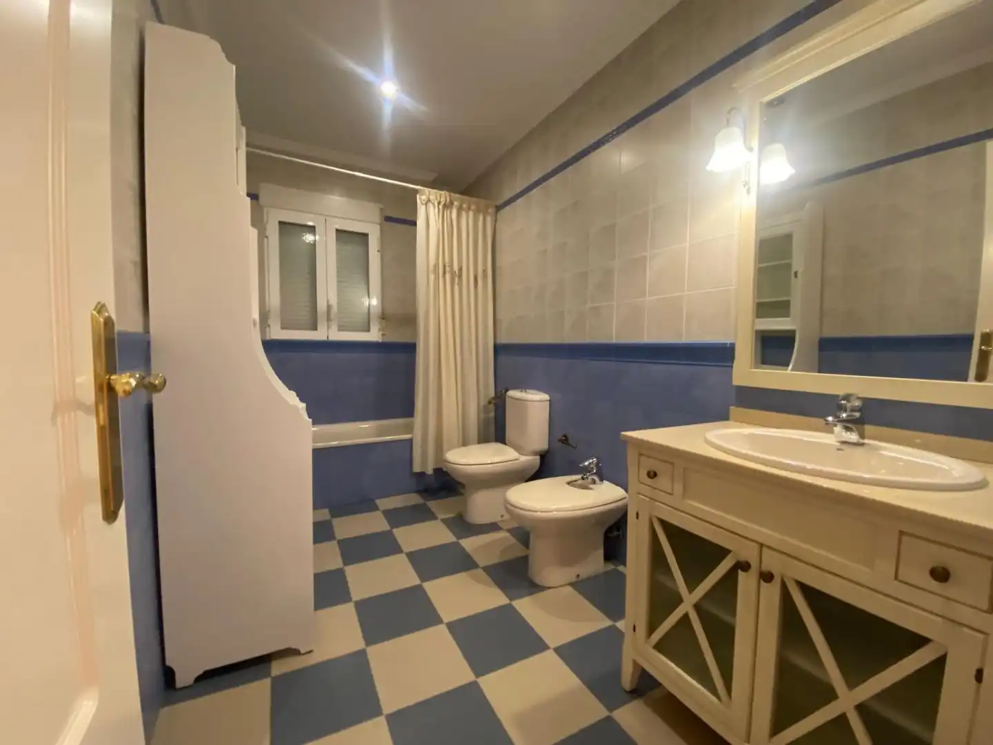 Baño de Piso en venta en Valdepeñas con Aire acondicionado, Calefacción y Parquet