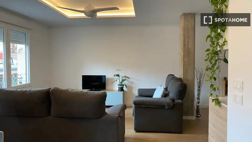 Sala d'estar de Pis de lloguer en Valencia amb Aire condicionat, Calefacció i Moblat