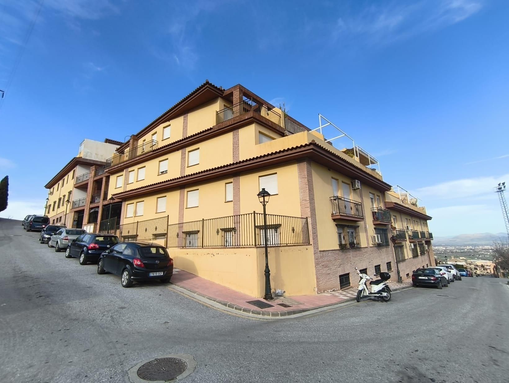 Außenansicht von Wohnung zum Verkauf in Cájar mit Klimaanlage und Balkon