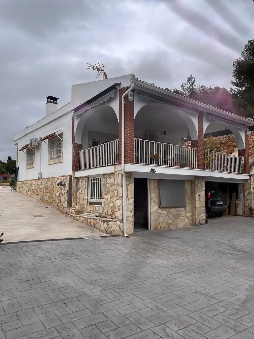 Exterior view of Houses for sale in Llíria  with Air Conditioner, Heating and Private garden
