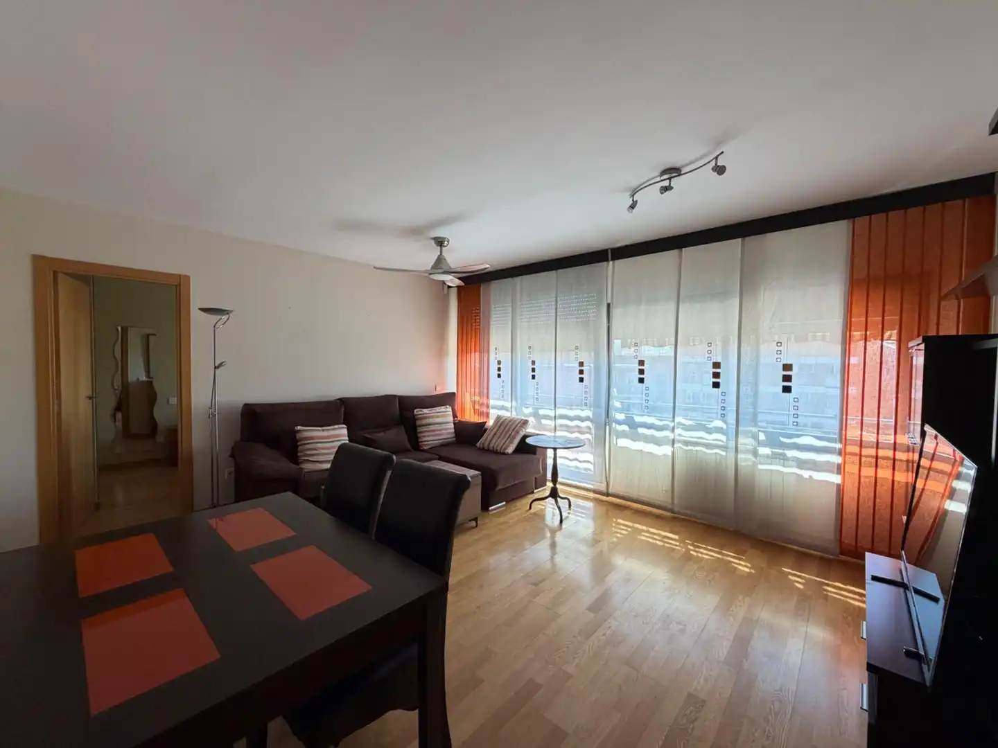 Sala de estar de Piso de alquiler en Madrid con Calefacción, Parquet y Amueblado