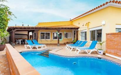 Swimming pool of House or chalet for sale in Adeje  with Air Conditioner, Terrace and Swimming Pool