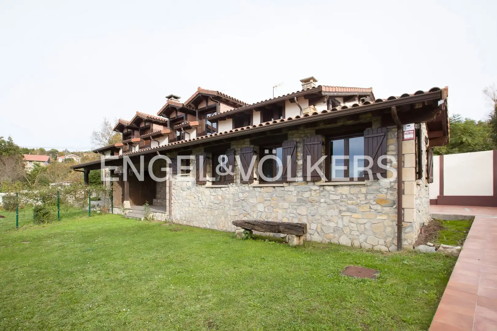 Detached homes for sale in Eguzkitza Bidea, Berango