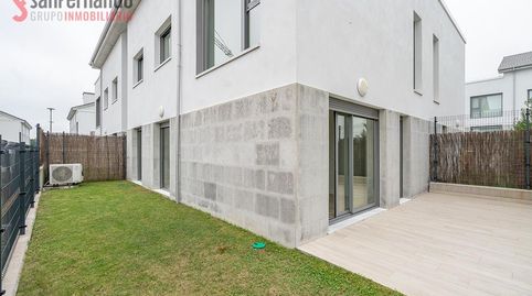 Foto 2 de Casa adosada en venta en Sector 102 (maoño), Maoño - Azoños, Santa Cruz de Bezana