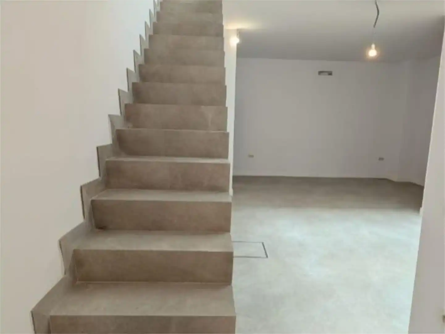 Wohnung zum Verkauf in  Sevilla Capital mit Klimaanlage, Schwimmbad und Balkon