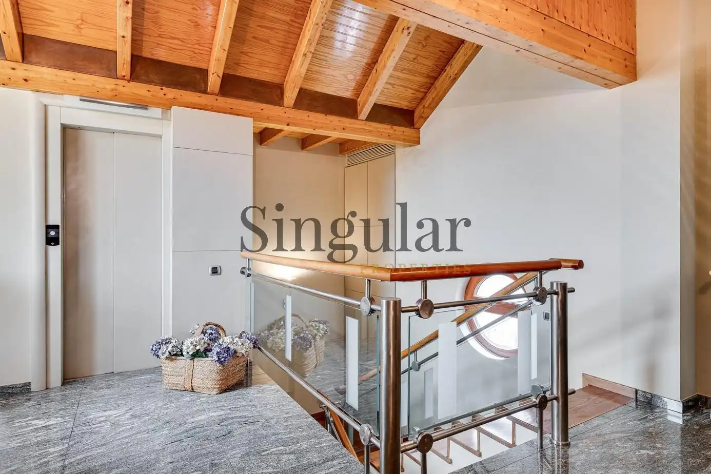 Terrassa de Casa o xalet en venda en Esplugues de Llobregat amb Calefacció, Piscina i Jacuzzi