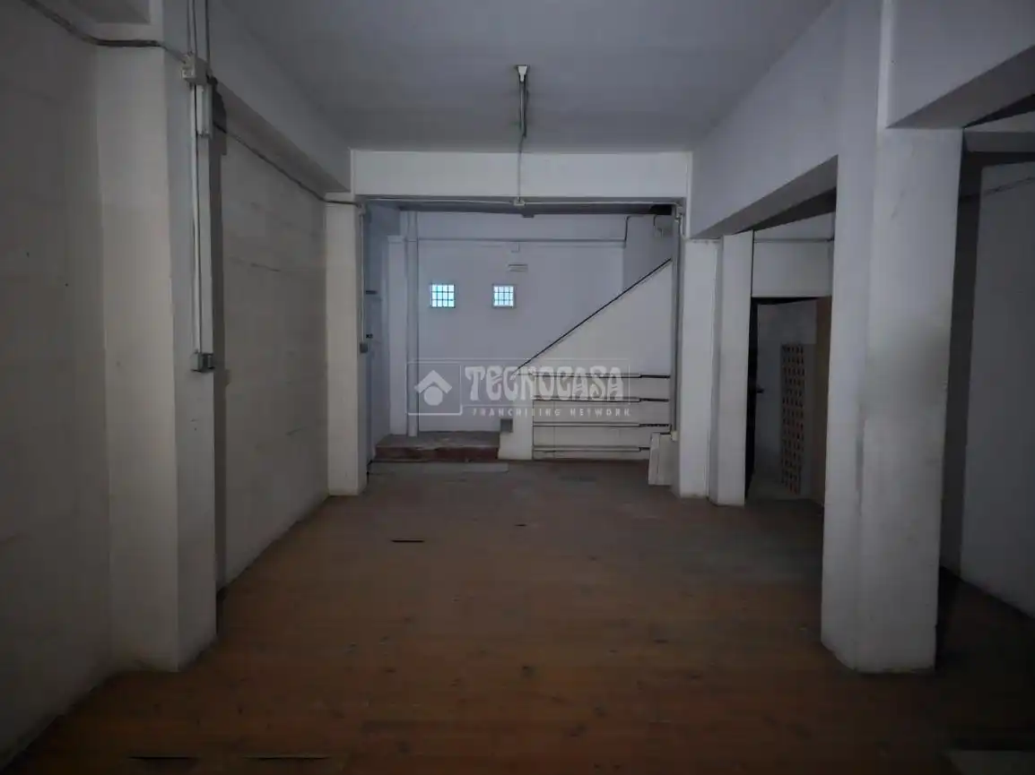 Locale commerciale in affitto a Numancia - San Fernando, imagen 7