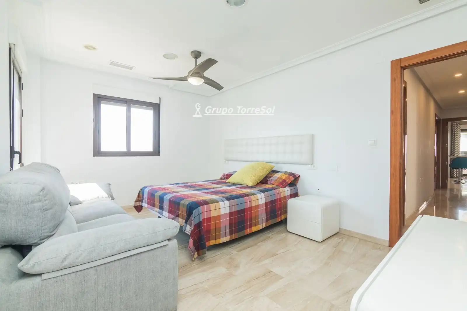 Habitación de Ático en venta en Elche / Elx con Aire acondicionado, Calefacción y Terraza