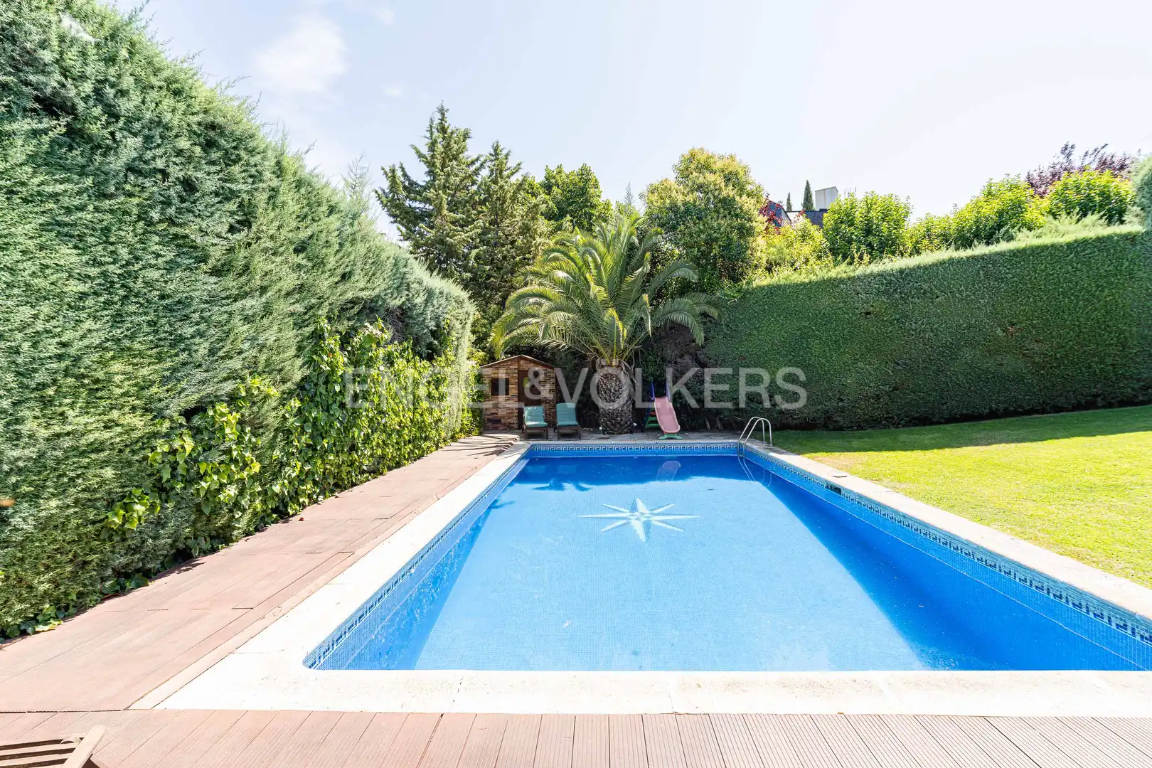 Piscina de Casa o xalet en venda en Majadahonda amb Aire condicionat, Calefacció i Jardí privat