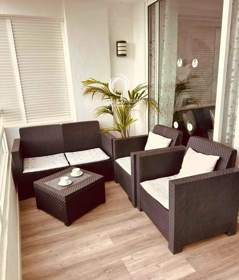 Apartment with pool for sale in C. Venezuela, imagen 5
