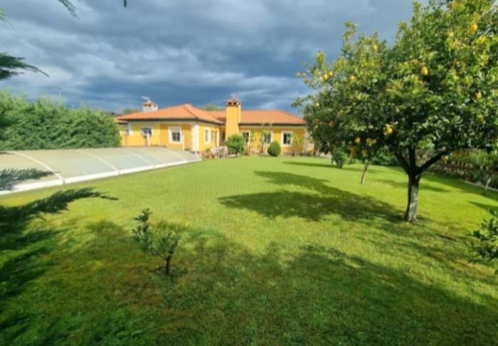 Jardín de Casa adosada en venta en Torrelavega  con Calefacción, Jardín privado y Terraza