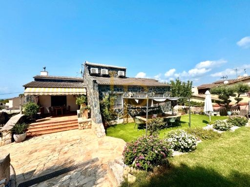 Jardí de Casa o xalet en venda en Roda de Berà amb Aire condicionat, Calefacció i Jardí privat