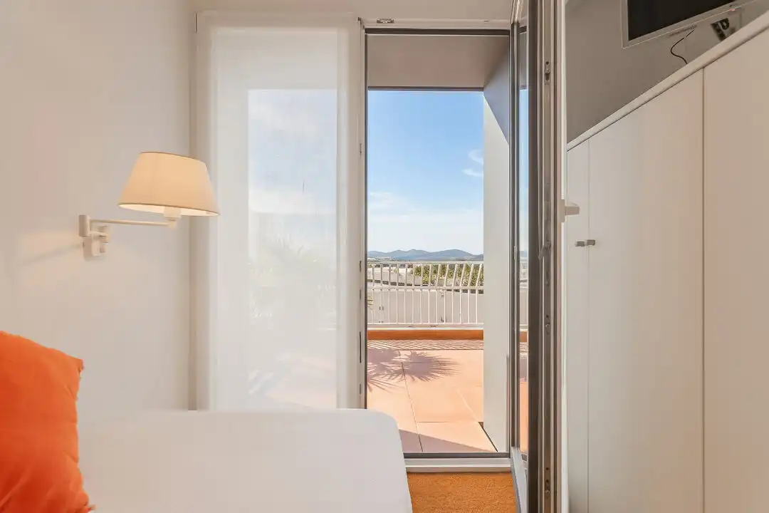Habitación de Ático en venta en  Pamplona / Iruña con Calefacción, Terraza y Alarma