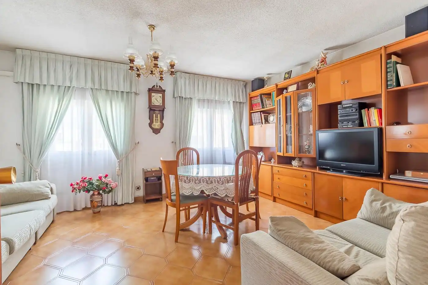 Living room of Flat for sale in Madrid