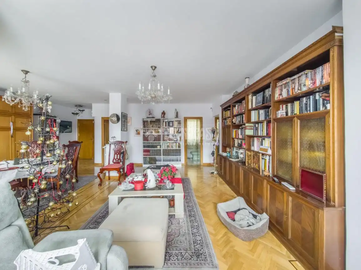 Wohnzimmer von Wohnung zum Verkauf in Madrid mit Heizung, Parkett und Terrasse
