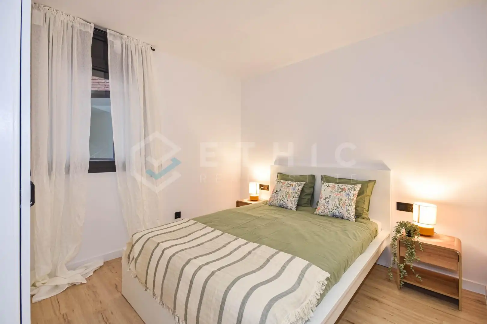 Schlafzimmer von Wohnung zum Verkauf in Barcelona mit Klimaanlage, Heizung und Parkett