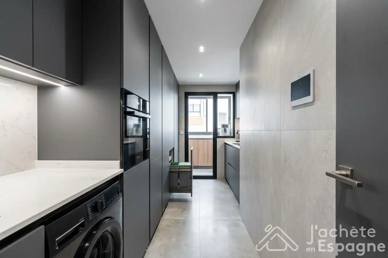 Flat with terrace for sale in calle de Molina del Palau, imagen 4