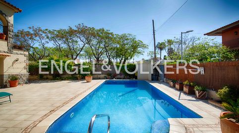 Arquitectura tradicional con piscina y privacidad, imatge 4