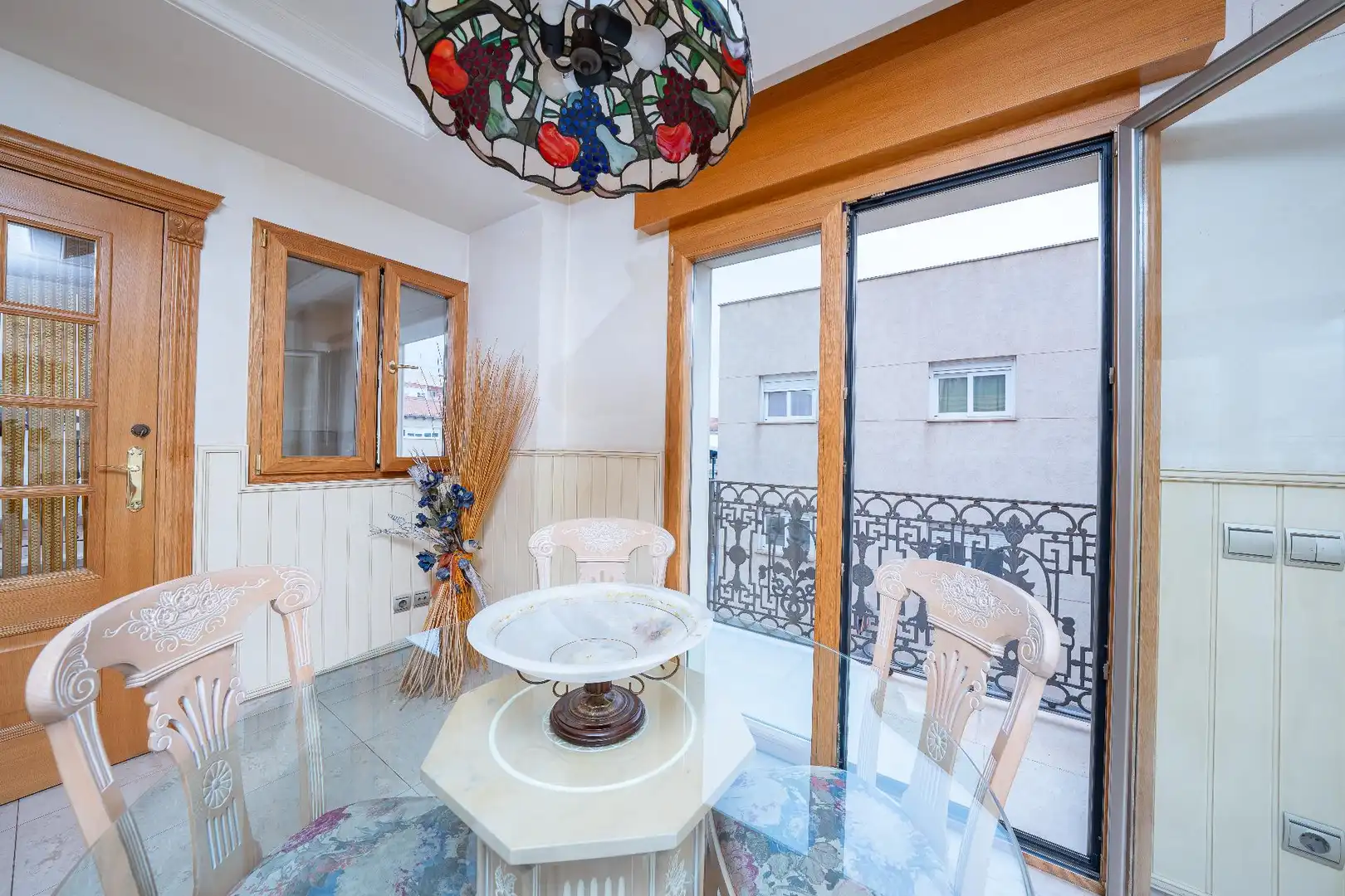 Esszimmer von Einfamilien-Reihenhaus zum Verkauf in Novelda mit Heizung, Terrasse und Balkon