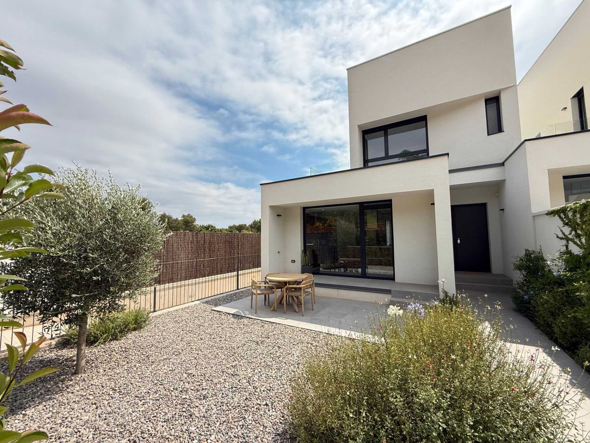 Terrassa de Casa o xalet en venda en Cerdanyola del Vallès amb Aire condicionat, Calefacció i Jardí privat