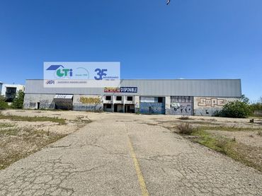 Nau industrial en venda a CARRETERA DE LOGROÑO, KM. 2,2 - JUNTO MAKRO