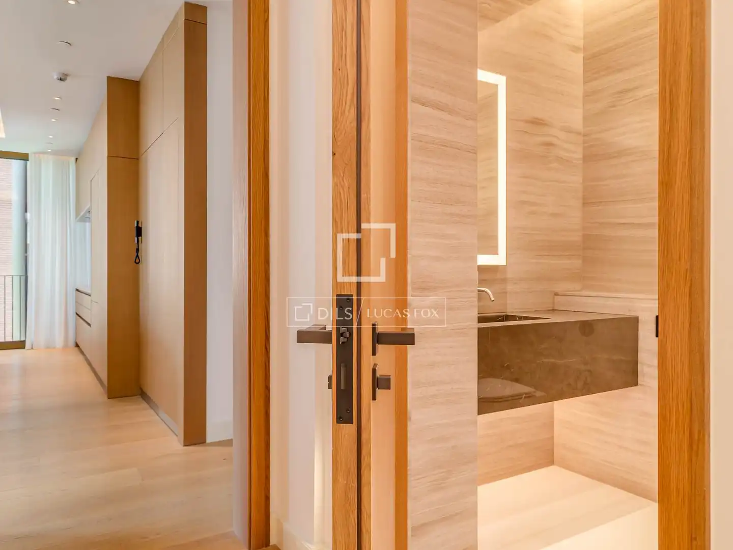Badezimmer von Wohnung zum Verkauf in Barcelona mit Klimaanlage, Heizung und Parkett