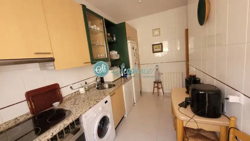 Cuina de Casa o xalet en venda en Segovia amb Calefacció, Parquet i Terrassa