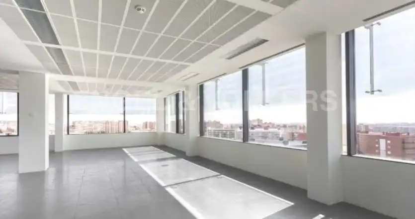 Office space with lift to rent in El Pedró, imagen 4