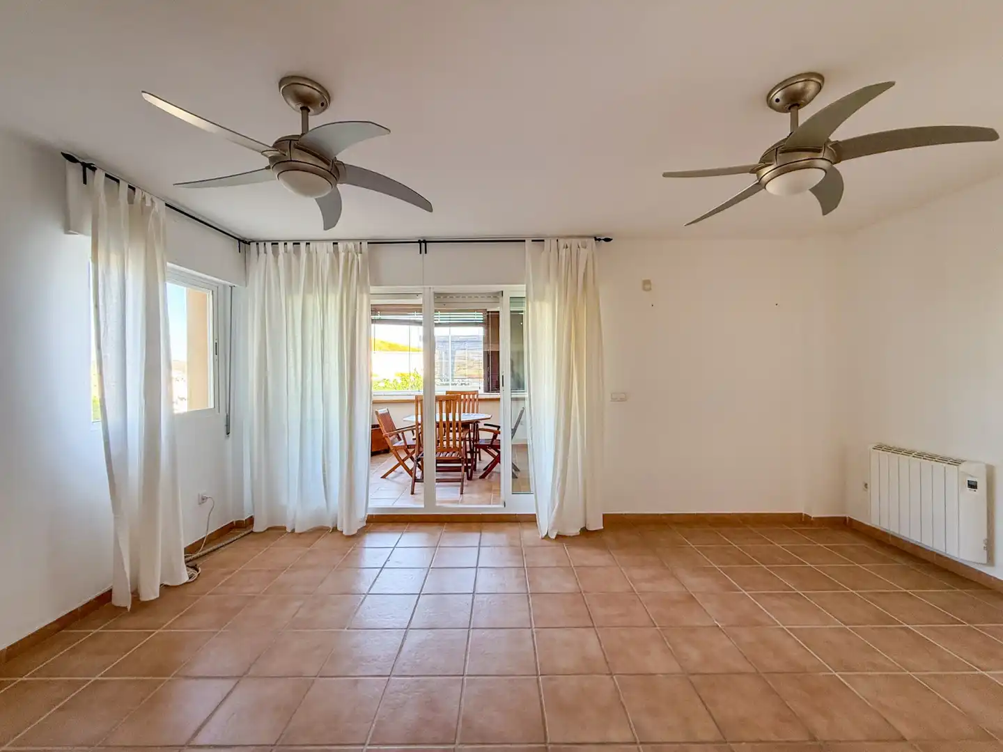 Sala de estar de Piso en venta en Águilas con Terraza, Trastero y Piscina