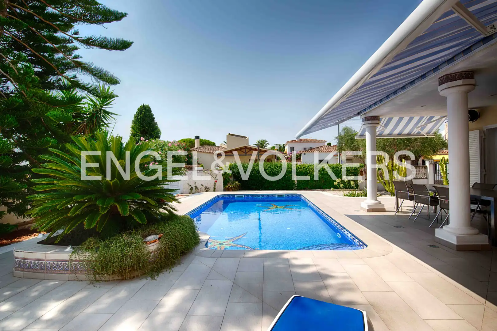 Casa con piscina en venta en Carrer Pení, imagen 6