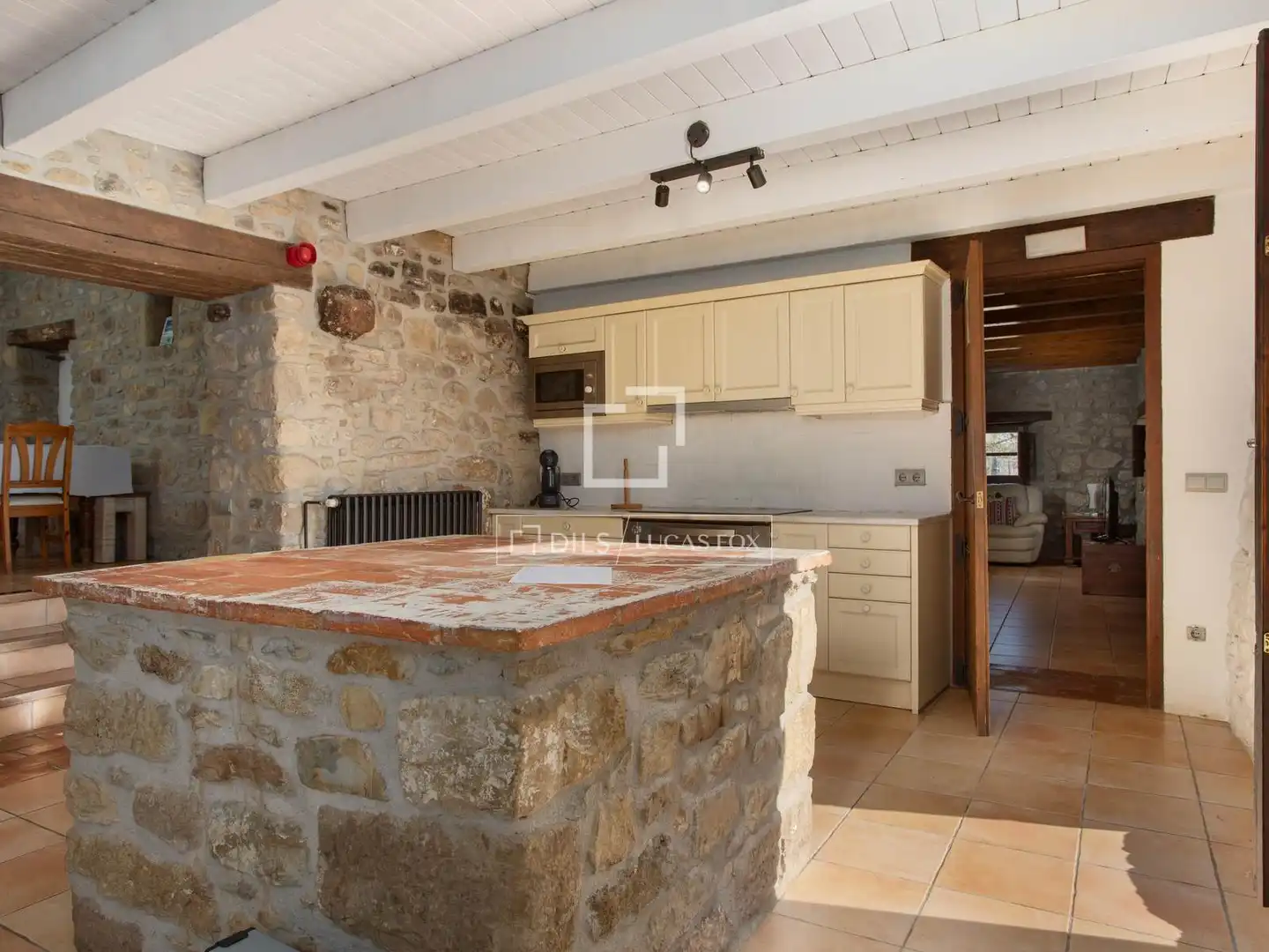 Cocina de Finca rústica en venta en Santa Pau con Jardín privado, Terraza y Trastero