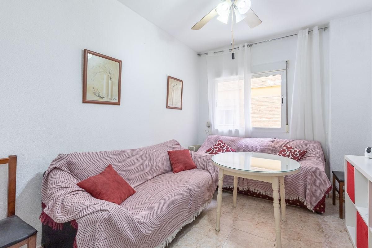 Bedroom of Flat for sale in  Granada Capital  with Furnished