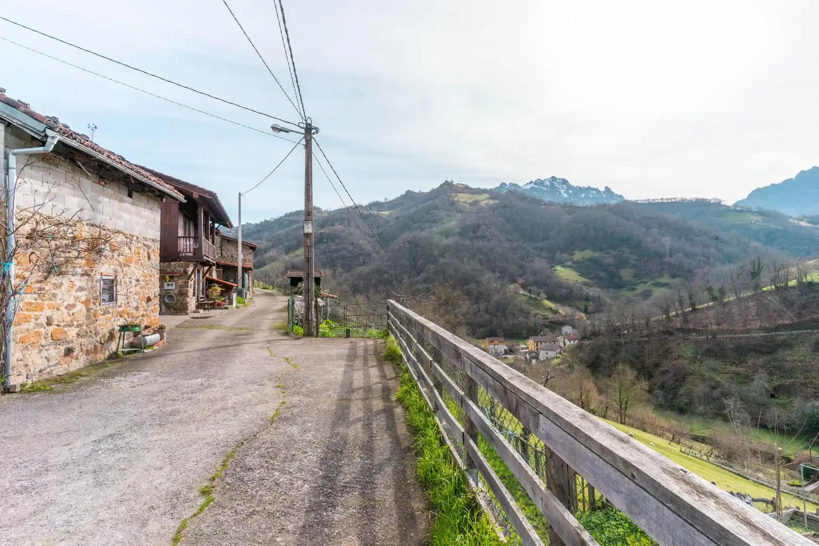 Vista exterior de Casa o xalet en venda en Laviana amb Jardí privat
