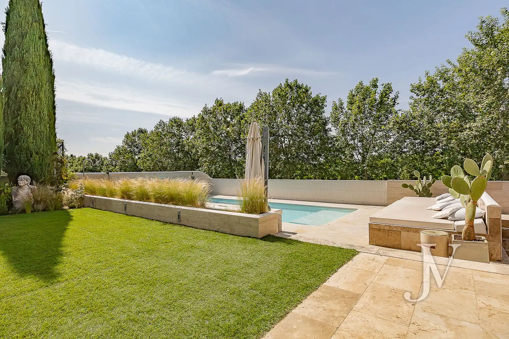 Swimming pool of Houses for sale in Madrid  with Air Conditioner, Heating and Private garden