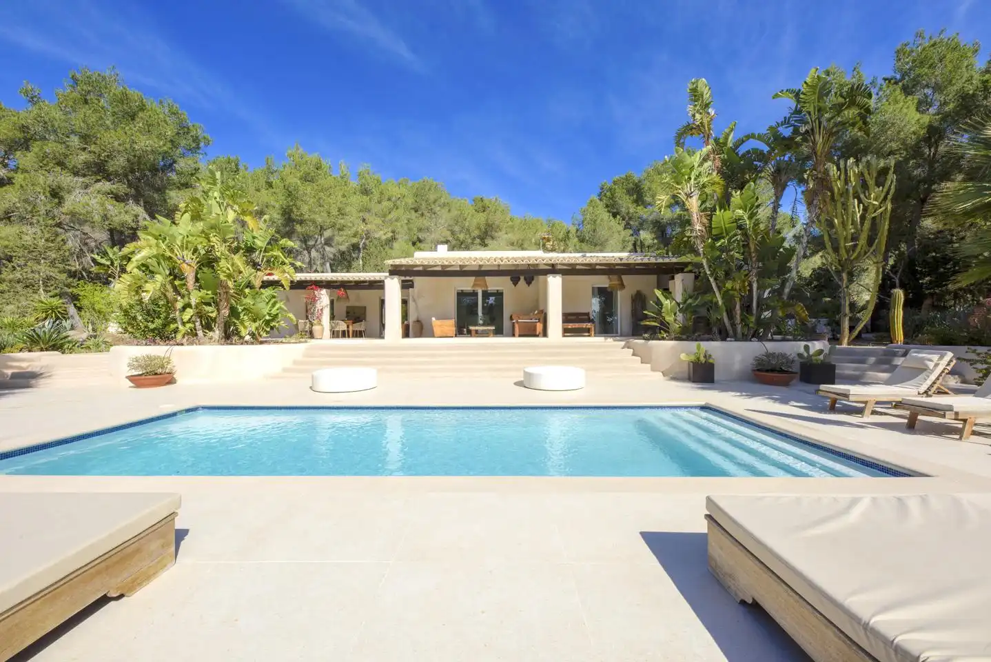 Vista exterior de Casa o chalet de alquiler en Sant Josep de sa Talaia con Jardín privado, Terraza y Piscina