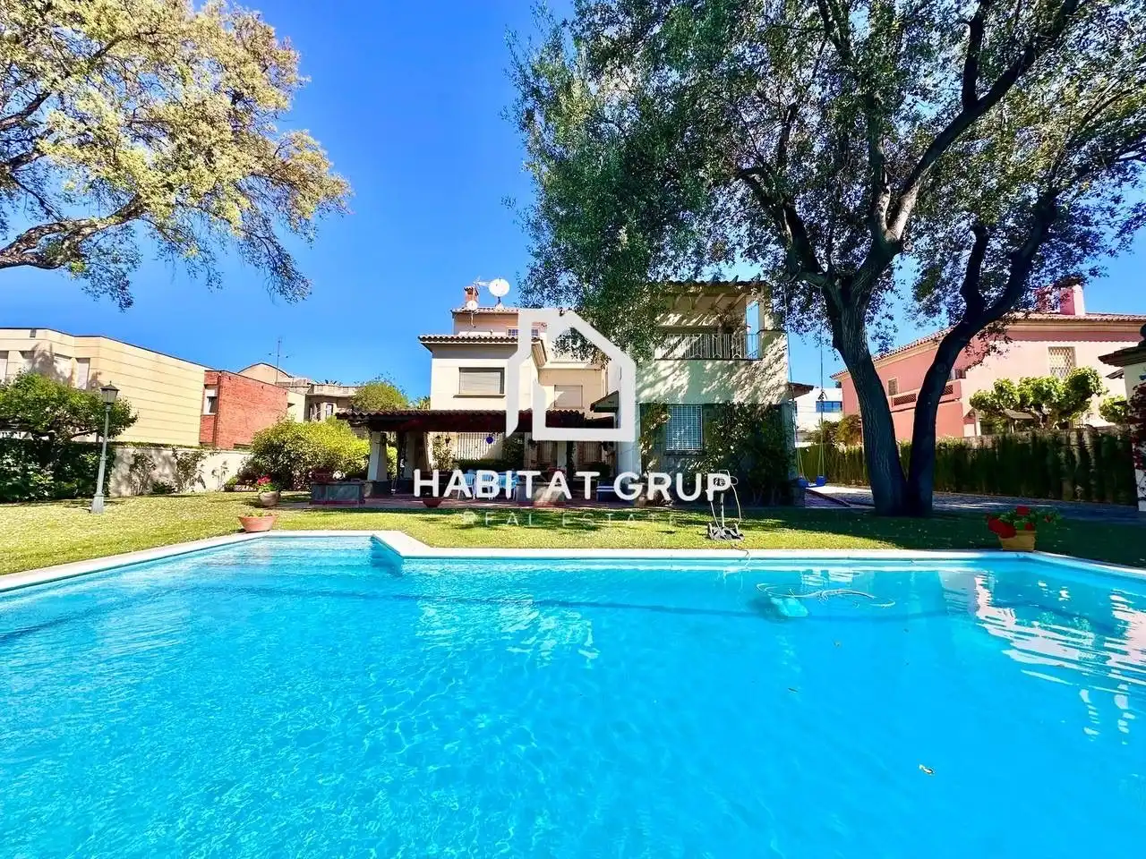 Vista exterior de Casa o chalet en venta en Castellbisbal con Aire acondicionado, Jardín privado y Trastero