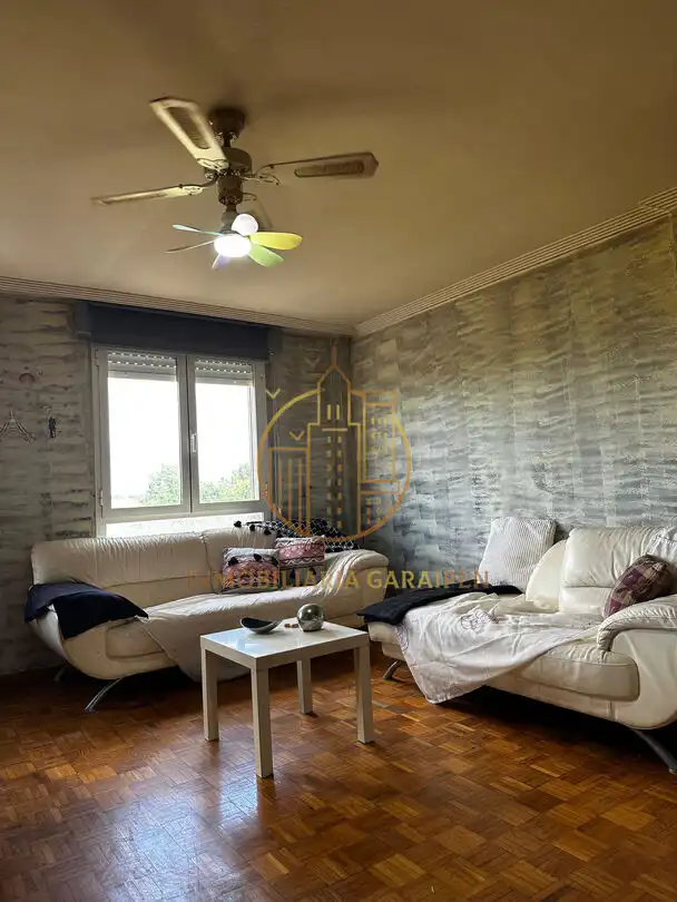 Sala d'estar de Casa adosada en venda en Funes amb Traster