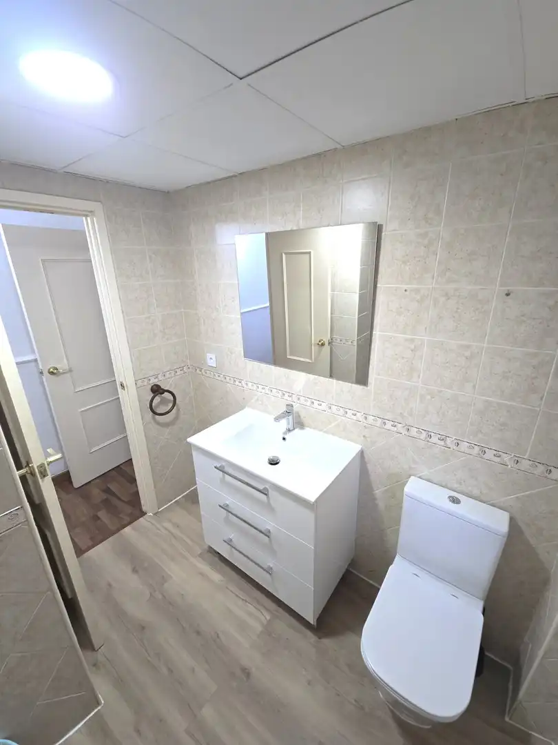 Badezimmer von Wohnung zur Miete in Cáceres mit Klimaanlage, Heizung und Möbliert