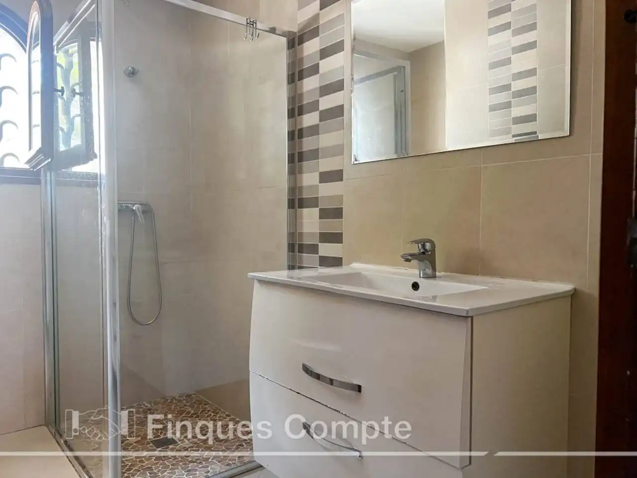 Baño de Casa o chalet en venta en Roda de Berà con Jardín privado, Terraza y Piscina